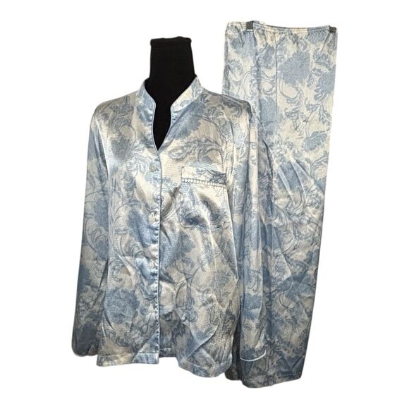 Morgan Taylor Women’s Pajamas Blue Floral On White Textured Silky Feel - Picture 1 of 12